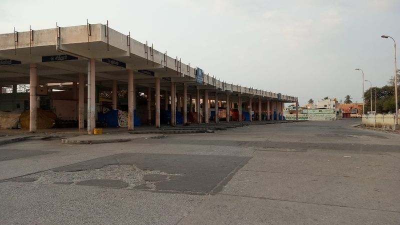 வெறிச்சோடிய தமிழக சாலைகள்