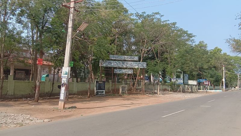 வெறிச்சோடிய தமிழக சாலைகள்
