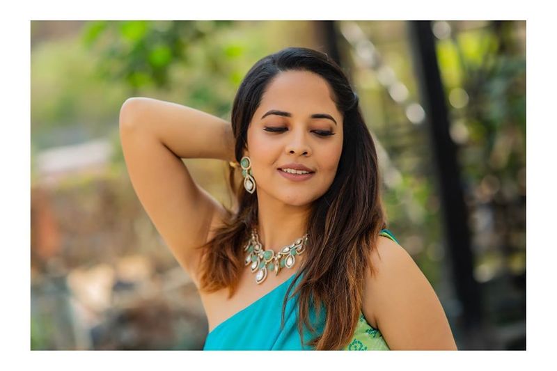 (Courtesy: Instagram)రంగస్థలం చిత్రం తర్వాత అనసూయకు క్రేజ్ పెరిగింది.