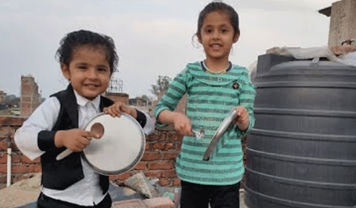 people of country clapped platters and bells to support janta curfew KPR