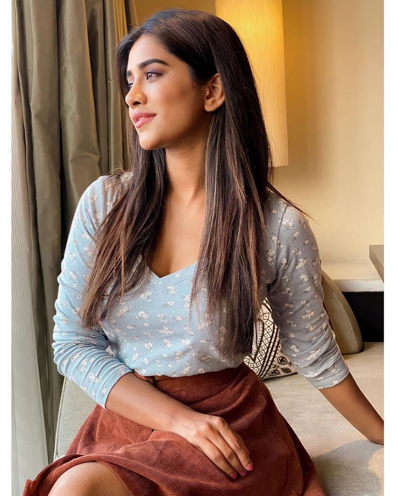 (Courtesy:Instagram)ఇస్మార్ట్ శంకర్ చిత్రంలో నభా పెర్ఫామెన్స్ కు, గ్లామర్ కు యువత ఫిదా అయ్యారు.