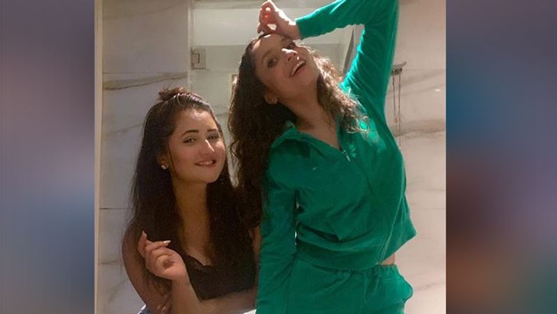 rashami desai ankita lokhande spend time together janata curfew fought with coronavirus KPJ
