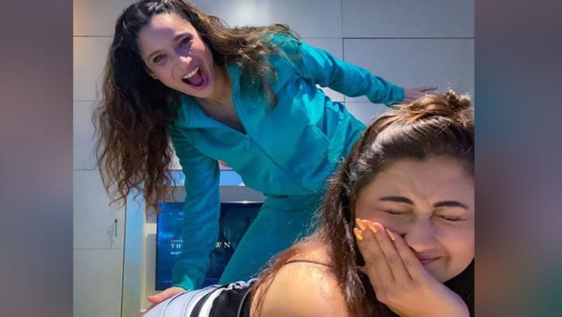 rashami desai ankita lokhande spend time together janata curfew fought with coronavirus KPJ