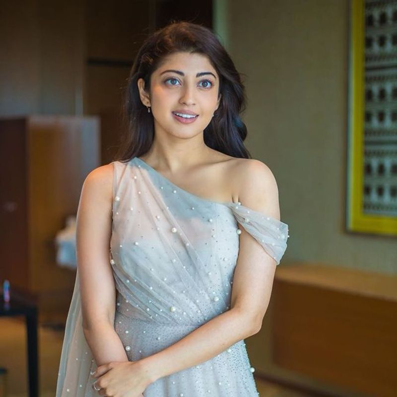 courtesy: instagram, ప్రణీత సుభాష్ సౌత్ ఇండస్ట్రీలో అడుగుపెట్టి పదేళ్లవుతోంది. ఇక అవకాశాలు తగ్గుతున్న తరుణంలో అమ్మడు గ్లామర్ గర్ల్ గా ఇలా హాట్ గా దర్శనమిస్తోంది.