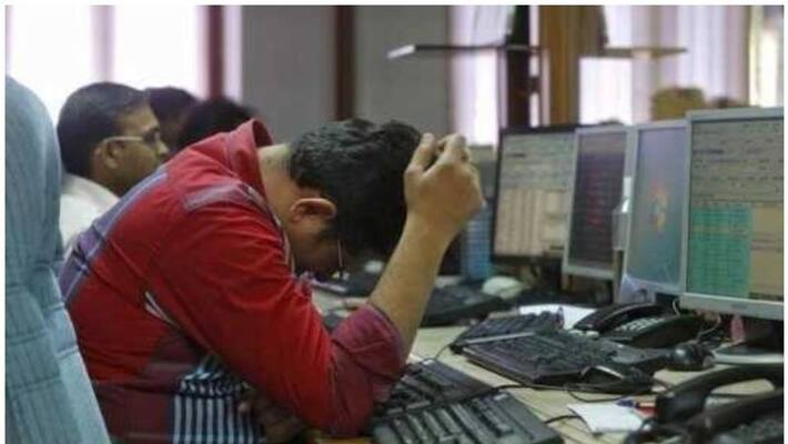 Sensex drops 389 points as Nifty closes at 18,500, with IT stocks most drag Sensex drops 389 points as Nifty closes at 18,500, with IT stocks most drag