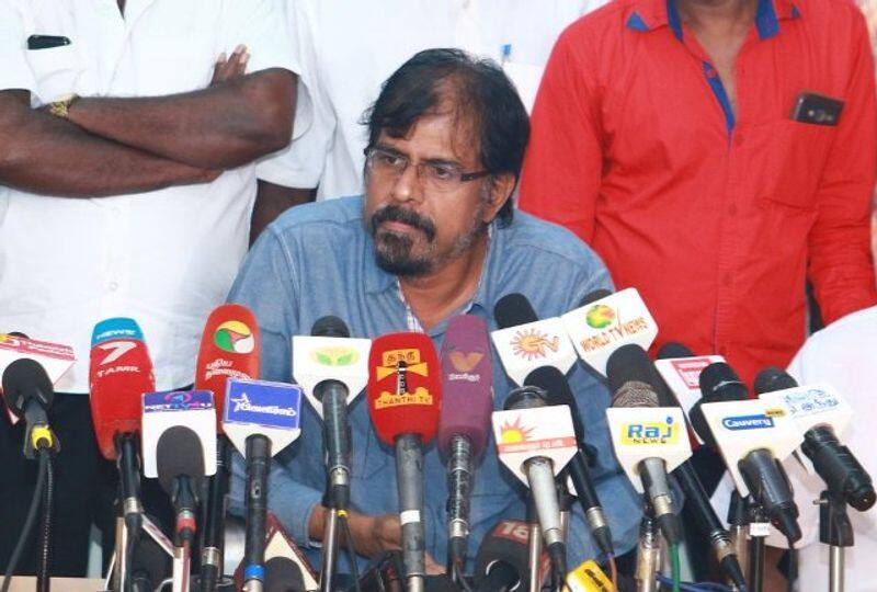 Actor Soori Donate 100 Rice Bages To Fefsi Workers