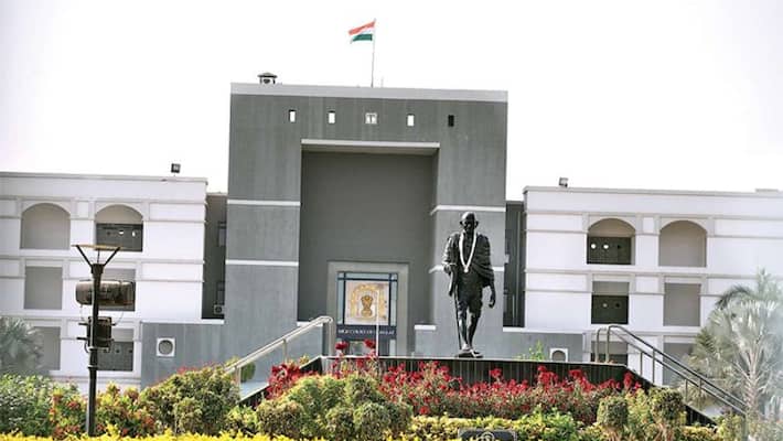 Corona virus: Gujarat High Court will hear important cases through video conferencing KPM Corona virus: Gujarat High Court will hear important cases through video conferencing KPM