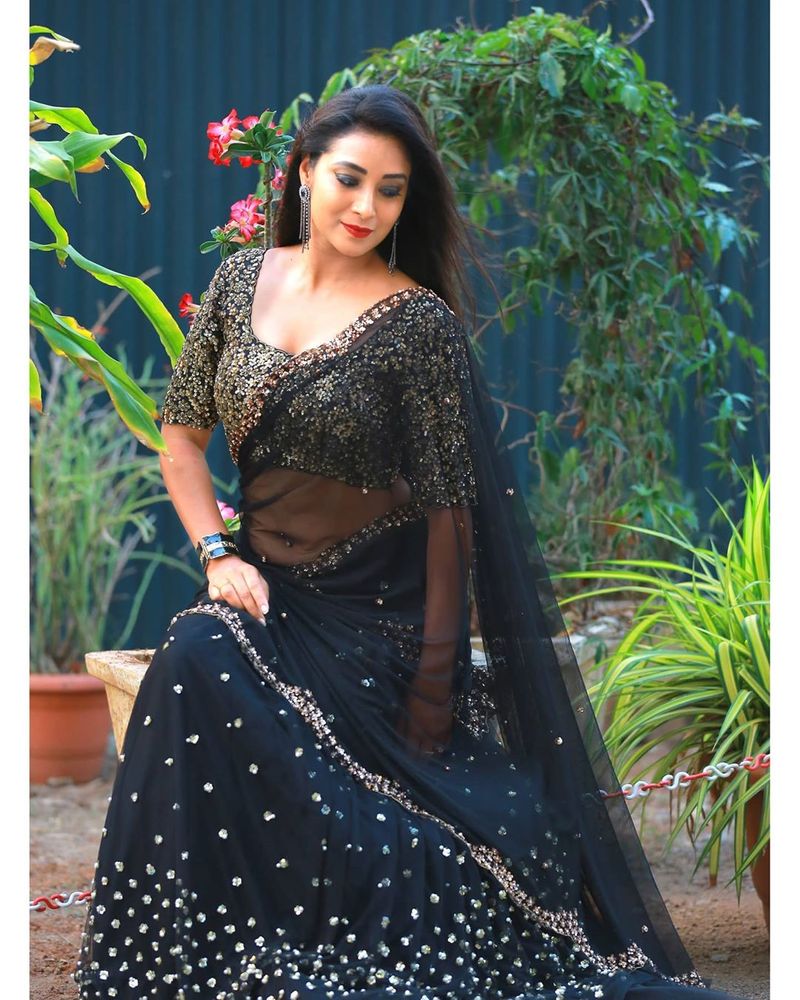 Bigg Boss beauty Bhanu sree half saree look