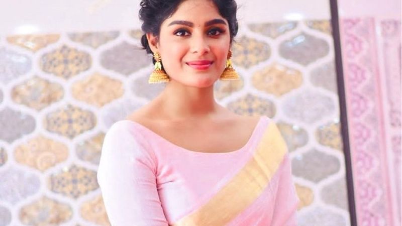 South Indian Actress Samyuktha Menon did an “Ask me a question” session on Instagram few days ago