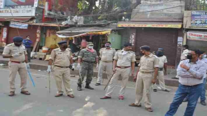 police caught six corona suspect in lakhisarai bihar send hospital pra police caught six corona suspect in lakhisarai bihar send hospital pra
