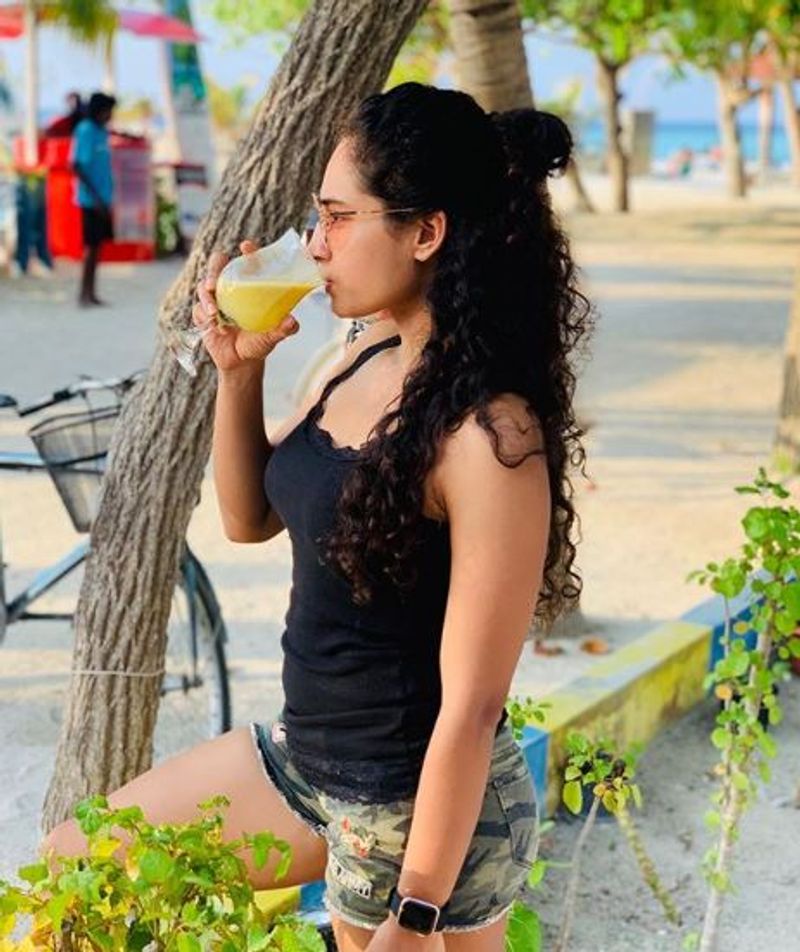 Actress Pooja Hot Clicks