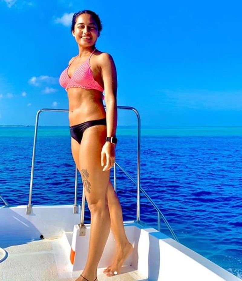 Actress Pooja Hot Clicks