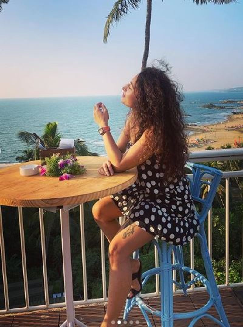 Actress Pooja Hot Clicks