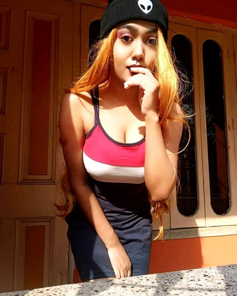 কয়েকদিনের বিরতি দিয়ে ফের আরেকটি অ্যাকাউন্ট খুলে ইনস্টাগ্রামে ফিরে এসেছেন তিনি। ভক্তরাও হাঁফ ছেড়ে বেঁচেছেন। এর মধ্যেই তাঁর নতুন অ্যাকাউন্টে ফলোয়ার-এর সংখ্যা ৮৮ হাজার-এরও বেশি।