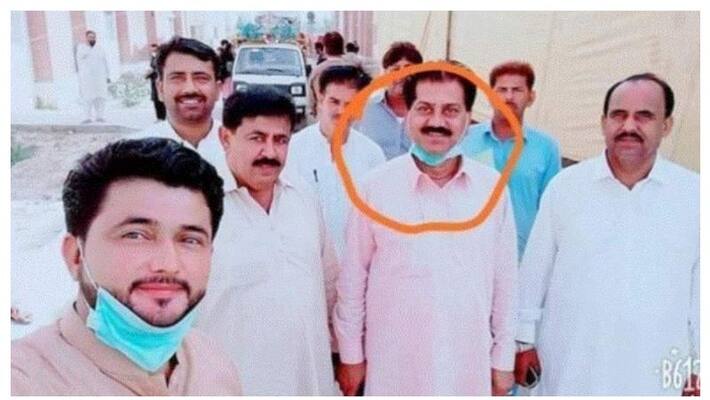 6 Pakistani officials take selfie with coronavirus infected 6 Pakistani officials take selfie with coronavirus infected