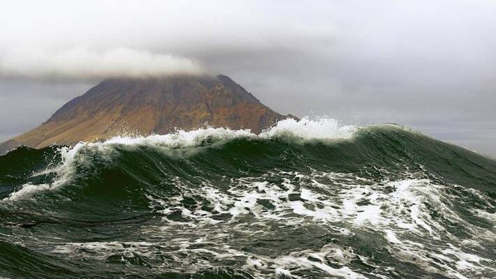 massive 7 5 earthquake hits russian island tsunami warning during corona outbreak kpt massive 7 5 earthquake hits russian island tsunami warning during corona outbreak kpt