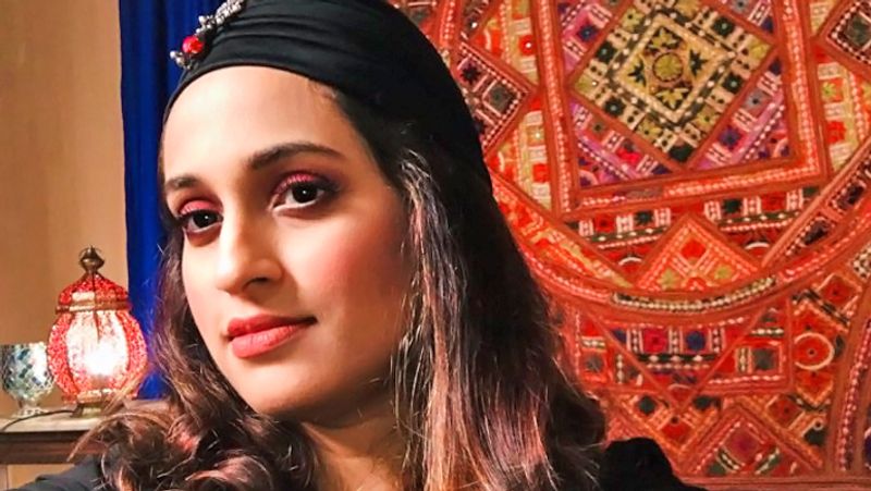Shweta pandit stuck in italy and Soundarya Sharma in Los Angeles due to coronavirus KPG