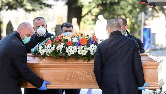 Corona Virus Death Toll Increased in Italy and there is no place to bury the corpses Corona Virus Death Toll Increased in Italy and there is no place to bury the corpses