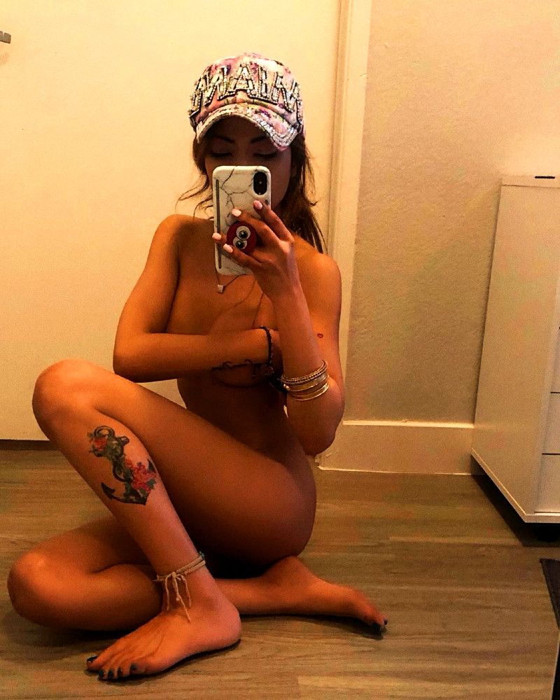 Sakshi Chopra teases fans with her bold pictures from isolation