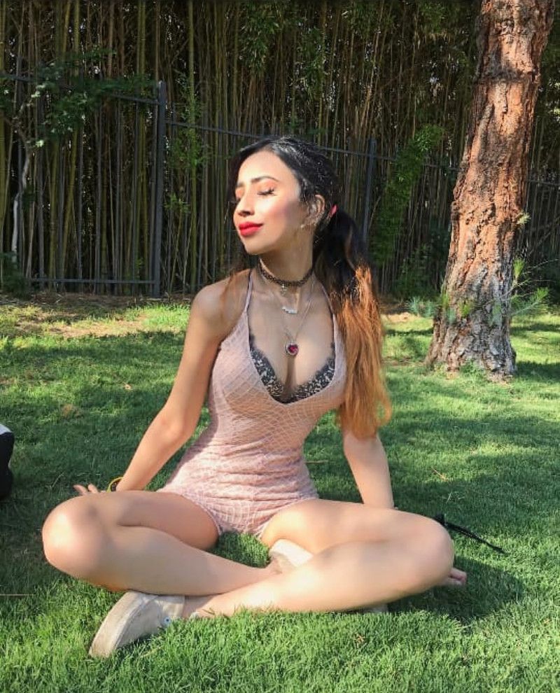 Sakshi Chopra teases fans with her bold pictures from isolation