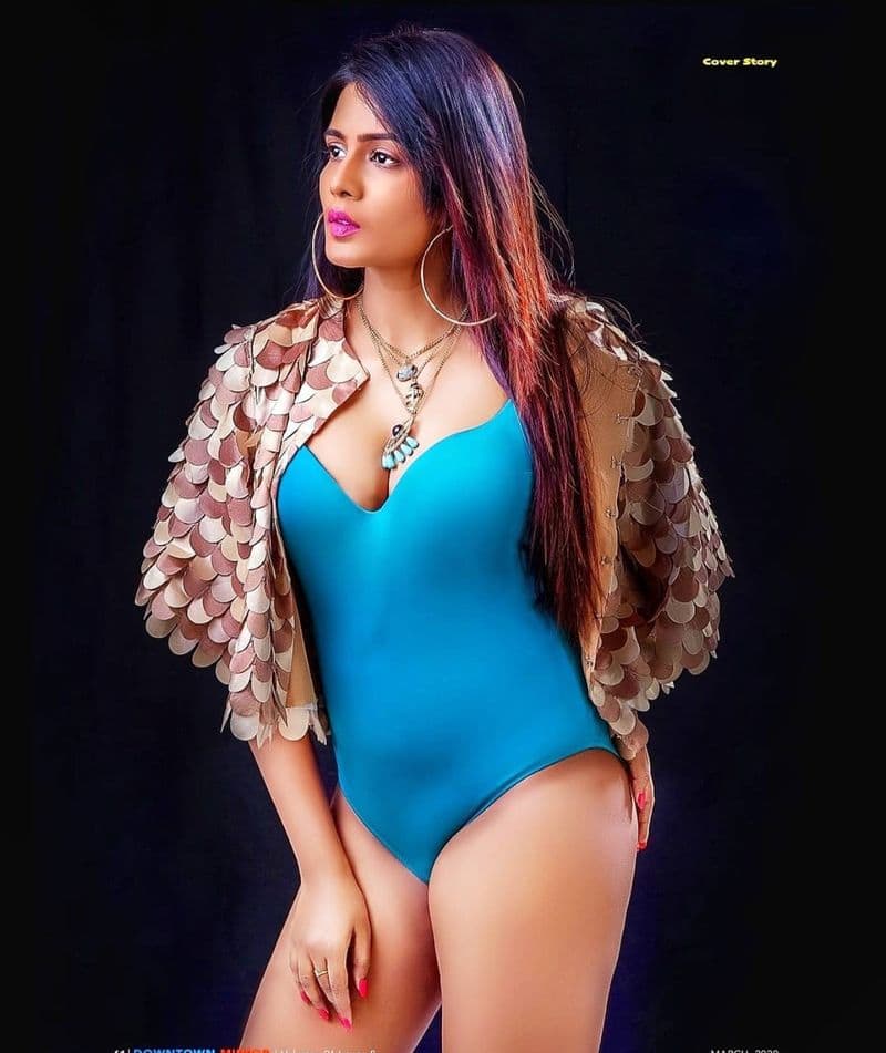 Netizens Slams Meera Mithun For Post Hotness Overloaded Photo in Twitter