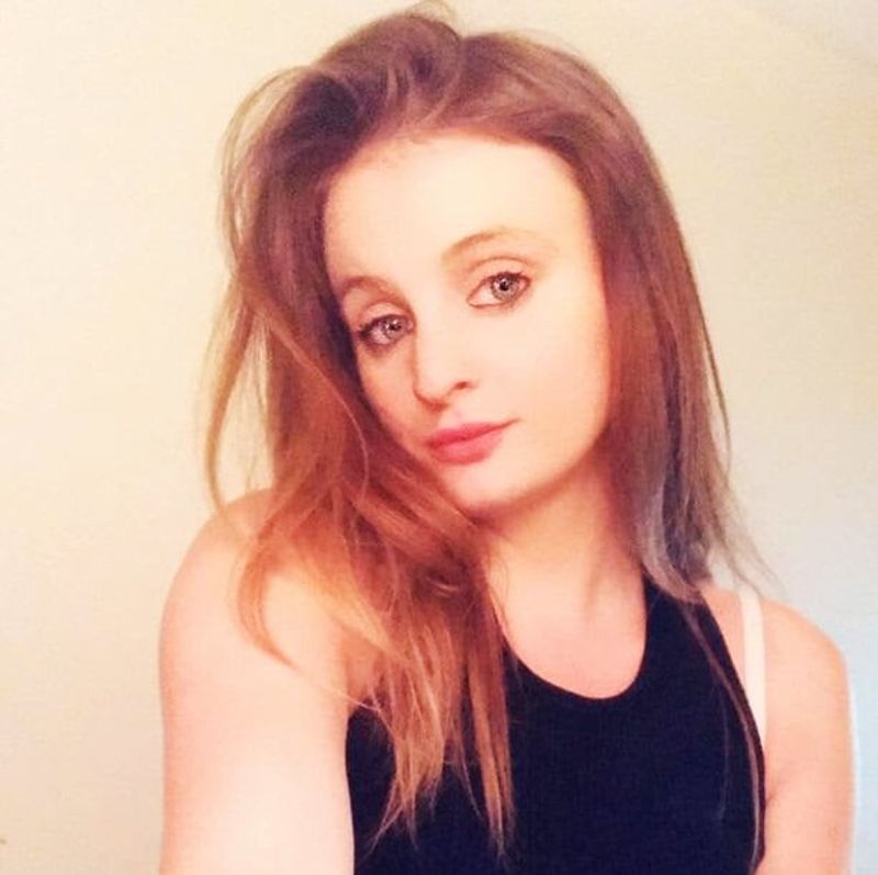 21 year olde girl Chloe die in UK due to coronaVirus kps