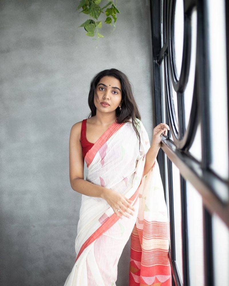 (Courtesy:Instagram)ఇక శివాత్మిక గ్లామర్ పరంగా కూడా ఆకట్టుకుంటోంది.