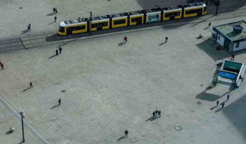 horrific photos showing shocking effect of corona turned world into ghost city kph