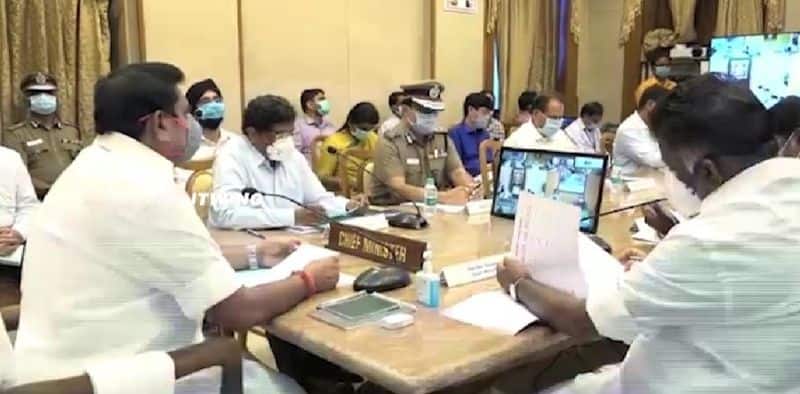 cm edapadi hold meeting with district collectors by maintaining social exclusion
