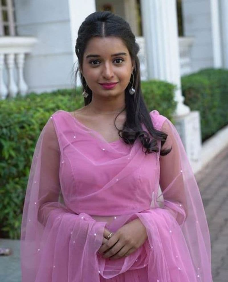 Zee kannada saregamapa fame mythri Iyer photo gallery