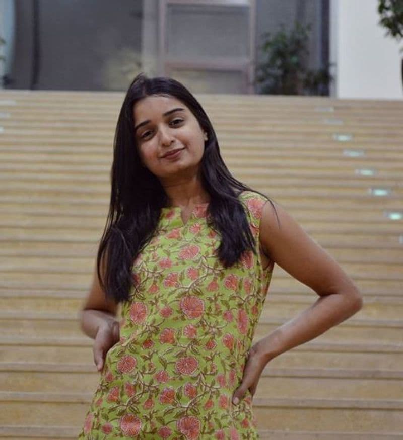 Zee kannada saregamapa fame mythri Iyer photo gallery