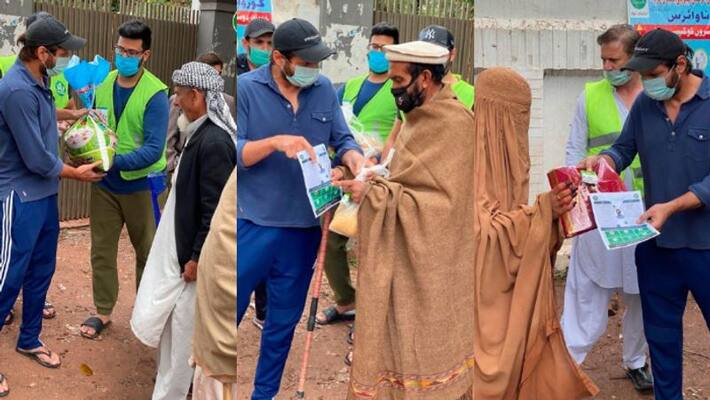 Shahid Afridi distributes ration bags in Karachi to fighta against Kovid 19 virus Shahid Afridi distributes ration bags in Karachi to fighta against Kovid 19 virus