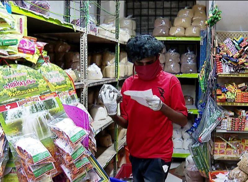 Covid 19 LockDown in Kerala youth welfare board volunteers to distribute food