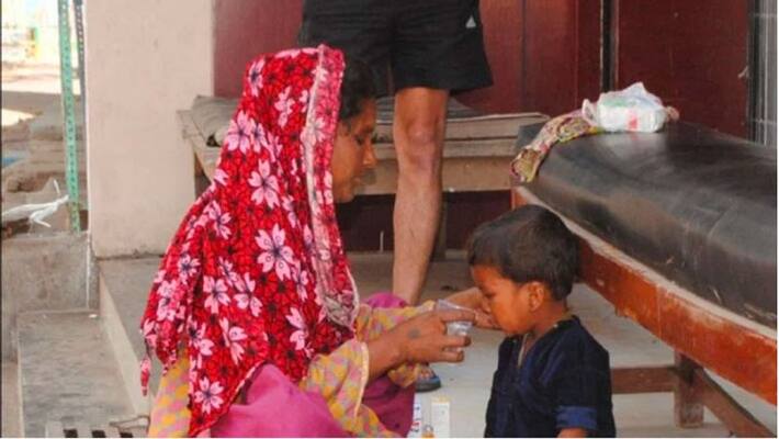 mother reached the hospital after walking 30 km for her son treatment kpl mother reached the hospital after walking 30 km for her son treatment kpl