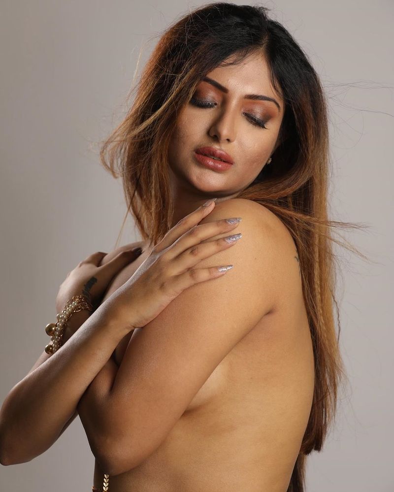 Khushi mukherjee