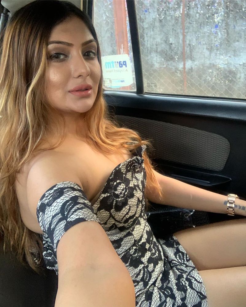 Khushi mukherjee