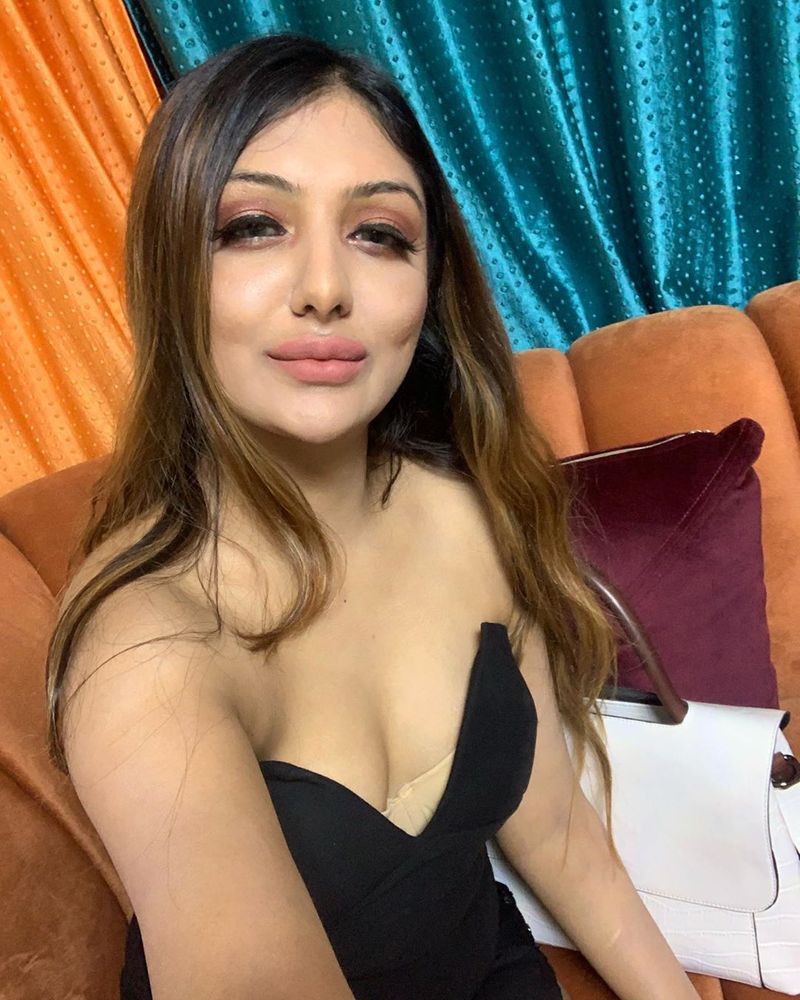 Khushi mukherjee