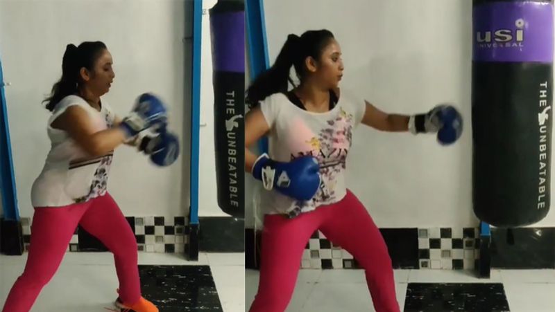 Rani chatterjee Boxing inside her House Due to lockdown And Corona virus KPY