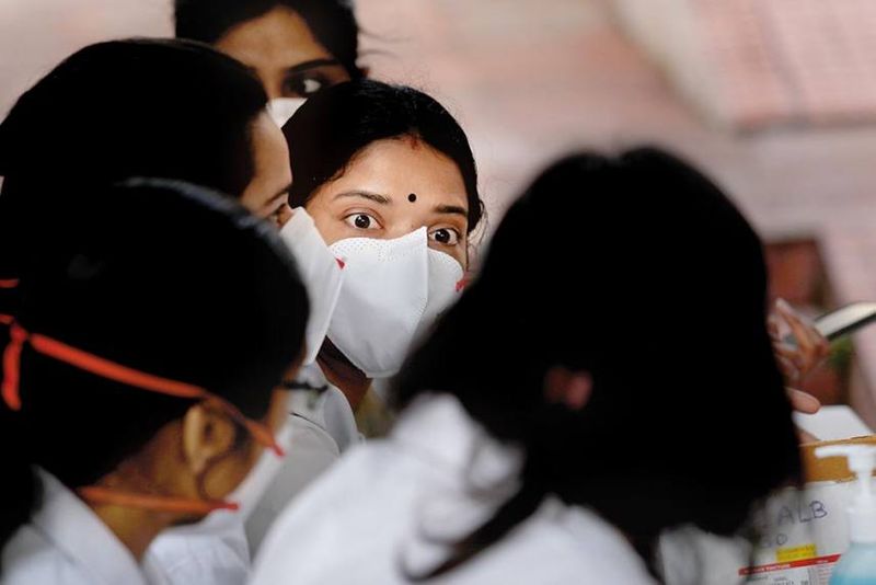 83 doctors suspected of covid 19 want to quarantine wrote letter to pm modi saying save us kpt