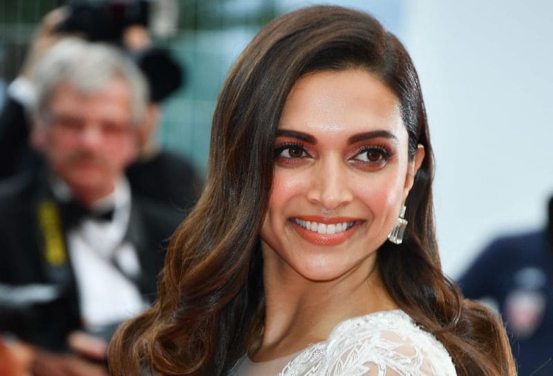 Malayalam cinema star Mamta Mohandas just revealed some cool details about Bollywood star Deepika Padukone in a freewheeling interview with Famously Filmfare.
