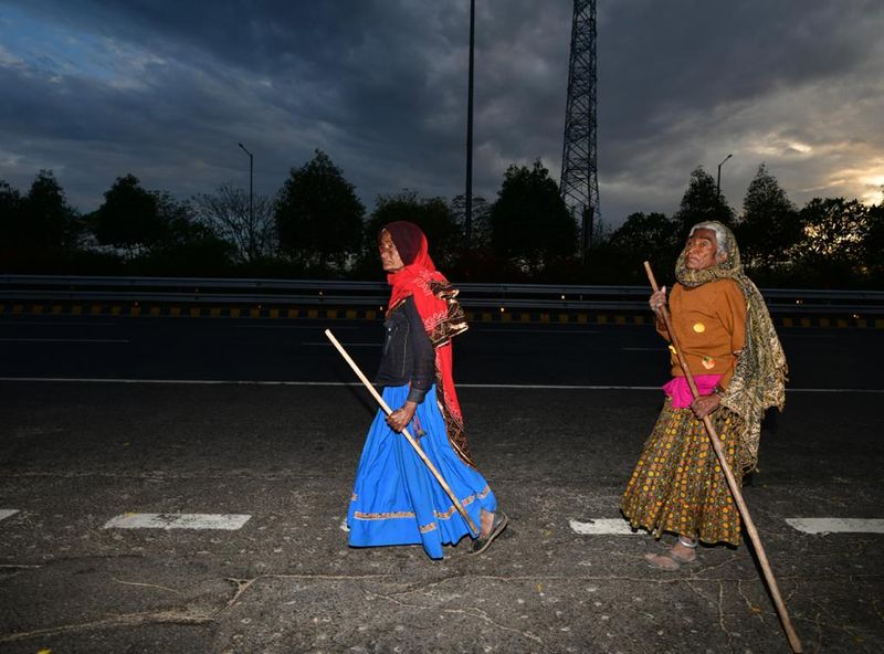 90 year old kajodi amma waliking continuously for 400 km away for home amid coronavirus lockdown kpt
