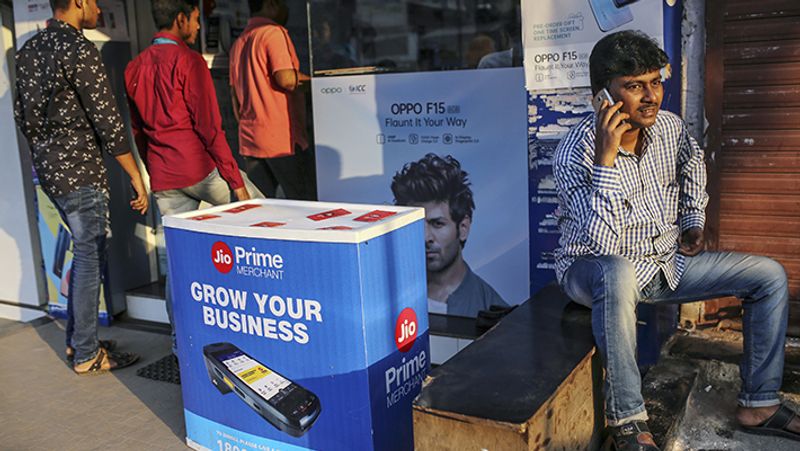 Fact Check Is Jio giving a free recharge of Rs 498 Read this article before clicking on the link kpm
