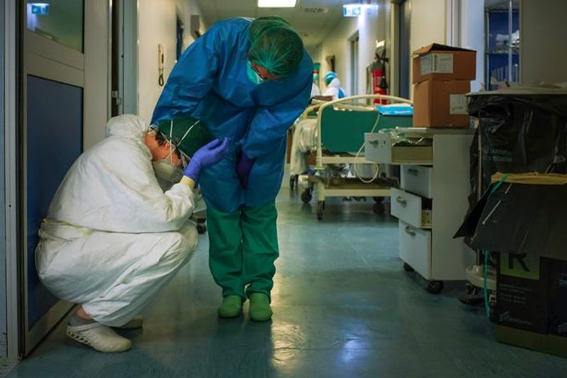 83 doctors suspected of covid 19 want to quarantine wrote letter to pm modi saying save us kpt