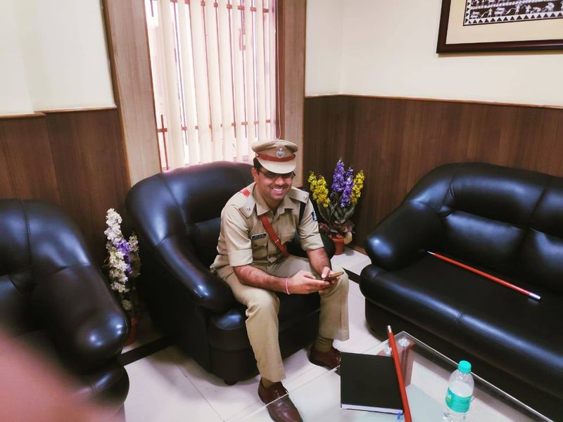 railway gang man turned ips prahalad meena rajasthan ips success story kpt