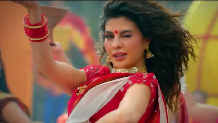 Here how Jacqueline Fernandez celebrated Ganesh Chaturthi with staff and family RCB Here how Jacqueline Fernandez celebrated Ganesh Chaturthi with staff and family RCB