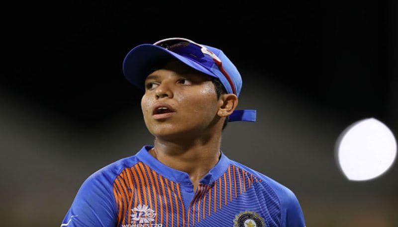 India woman cricketer Richa Ghosh donated Rs 1 lakh to Bengal chief minister's relief fund.