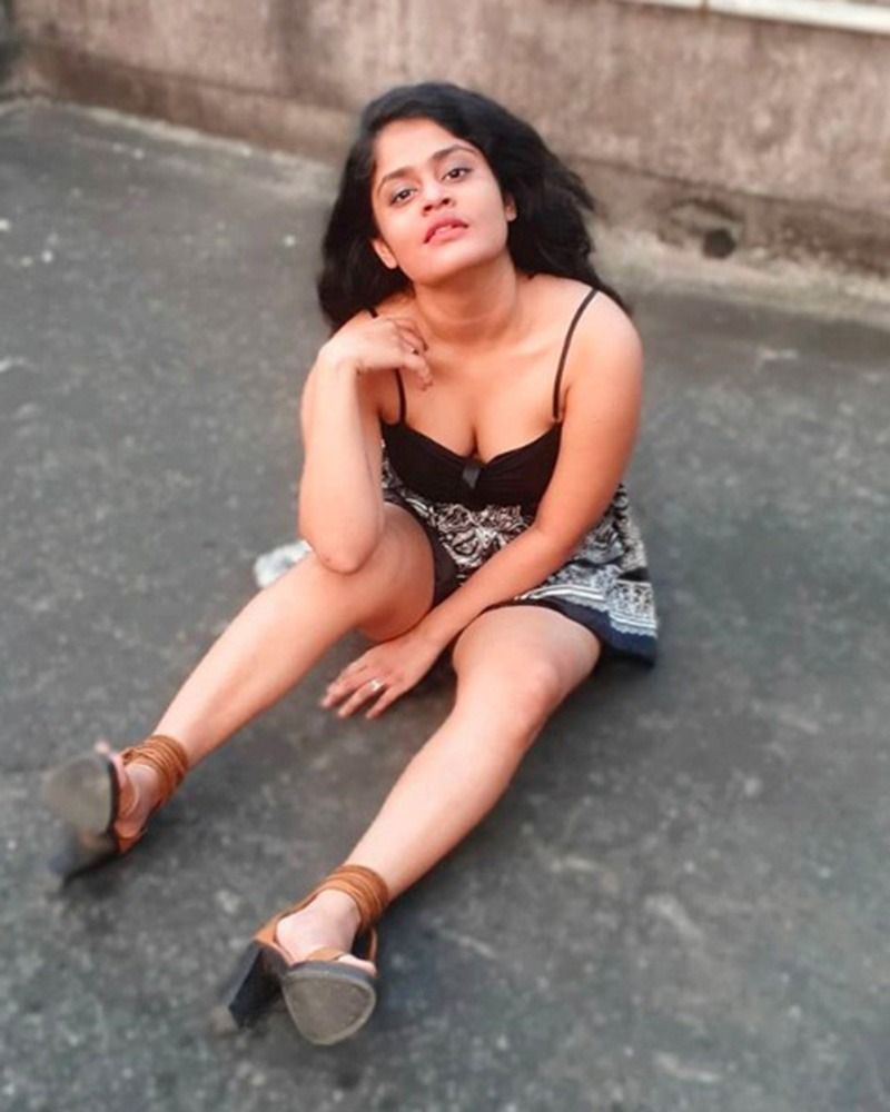 Actress Tithi Basu is really turning the eyes with her hot pictures