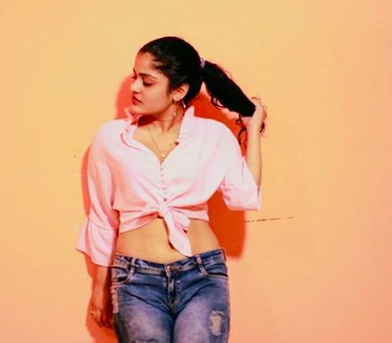 Actress Tithi Basu flaunts her retro saree look ADB
