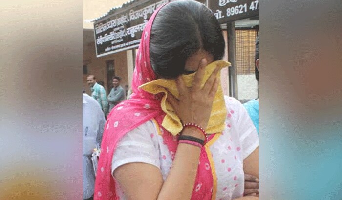 coronavirus positive latest cases lockdown young man died after heart attack during walking delhi to morena kpr