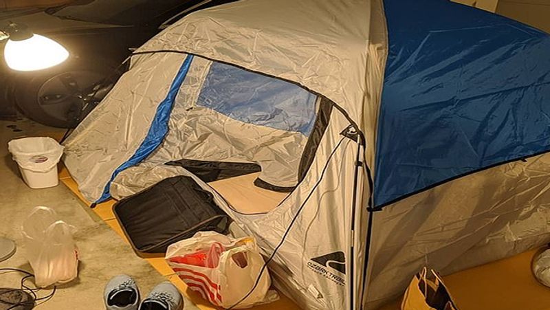 Doctors living in tents to protect wife and children from corona virus infection kps